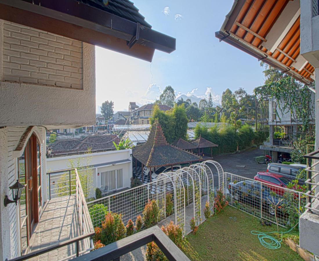 D'Journey Hotel Lembang Exterior foto